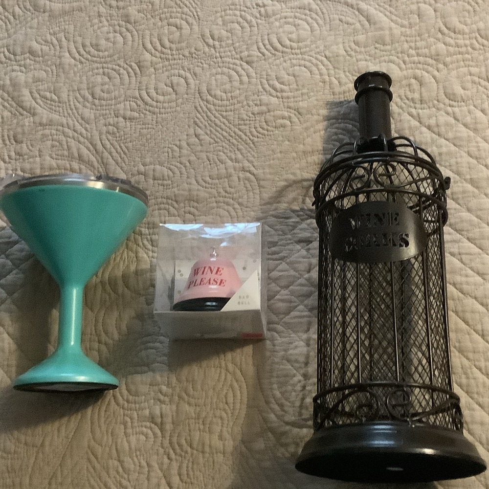 Elegant Turquoise and Black Wine Holder Set
